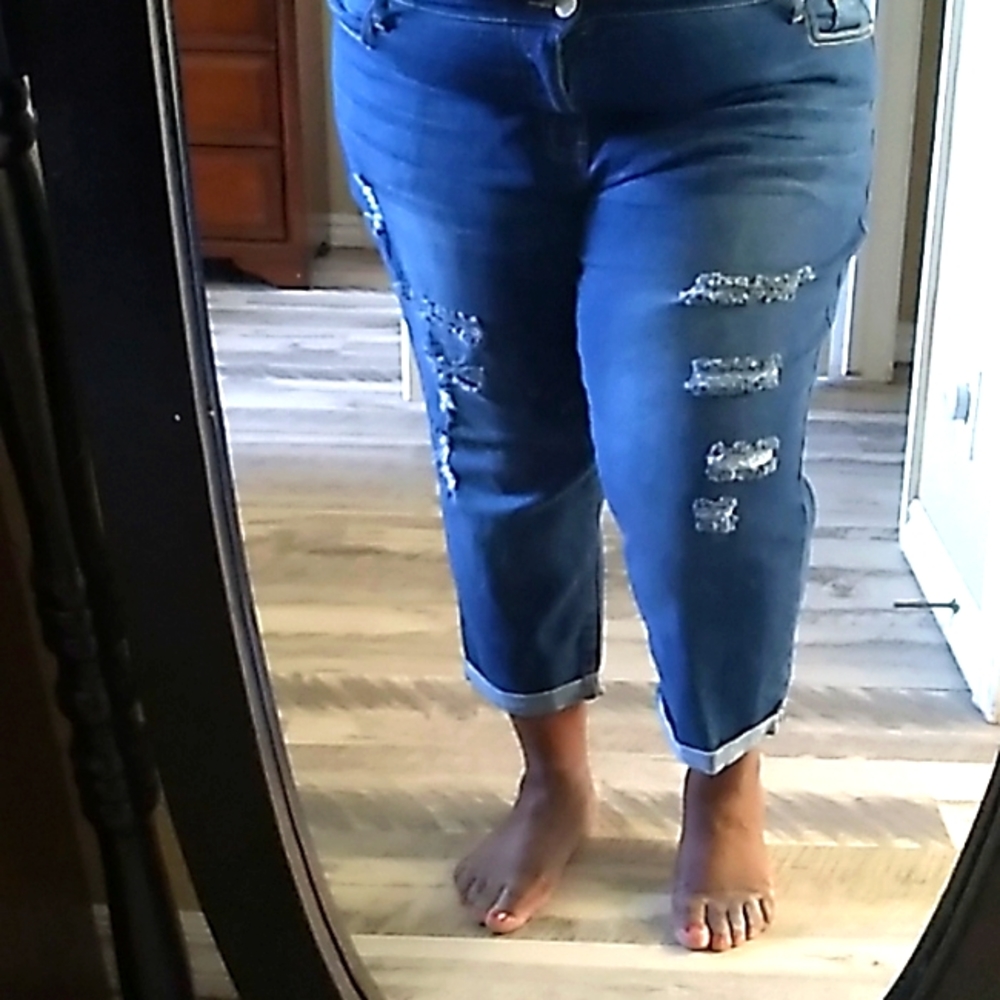Jean Capri size 22 distressed